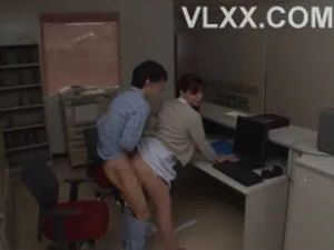 Chị kế nứng lồn và cậu em trai số hưởng