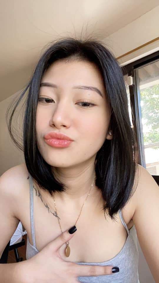 đi xem phim một mình, thanh niên bị chị gái thánh dâm kế bên sờ trym