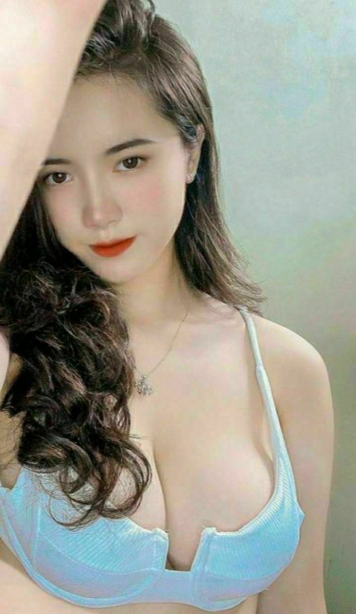 bắn tinh vào lồn em tây