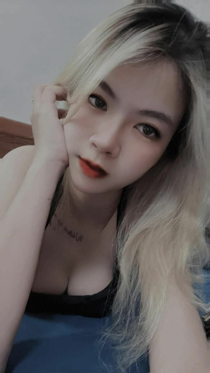 Vì để thế chấp tiền cho chồng yêu, người vợ đi làm nô lệ cho chủ nợ